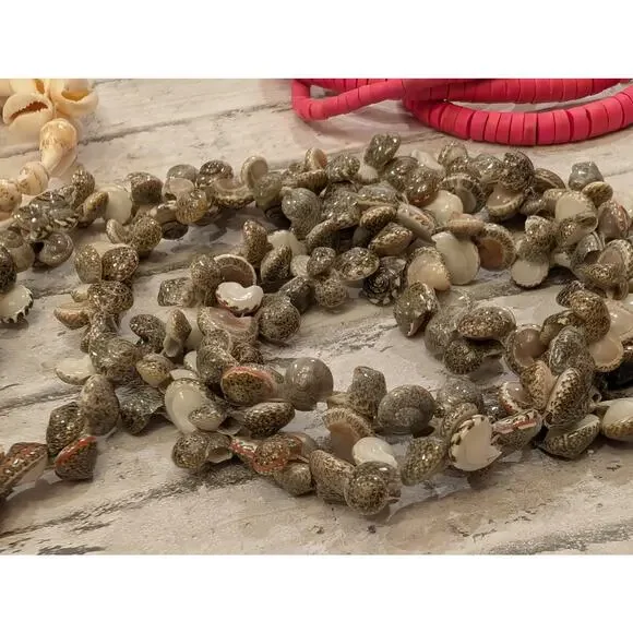 Shell Necklaces Bundle - Picture 3 of 7